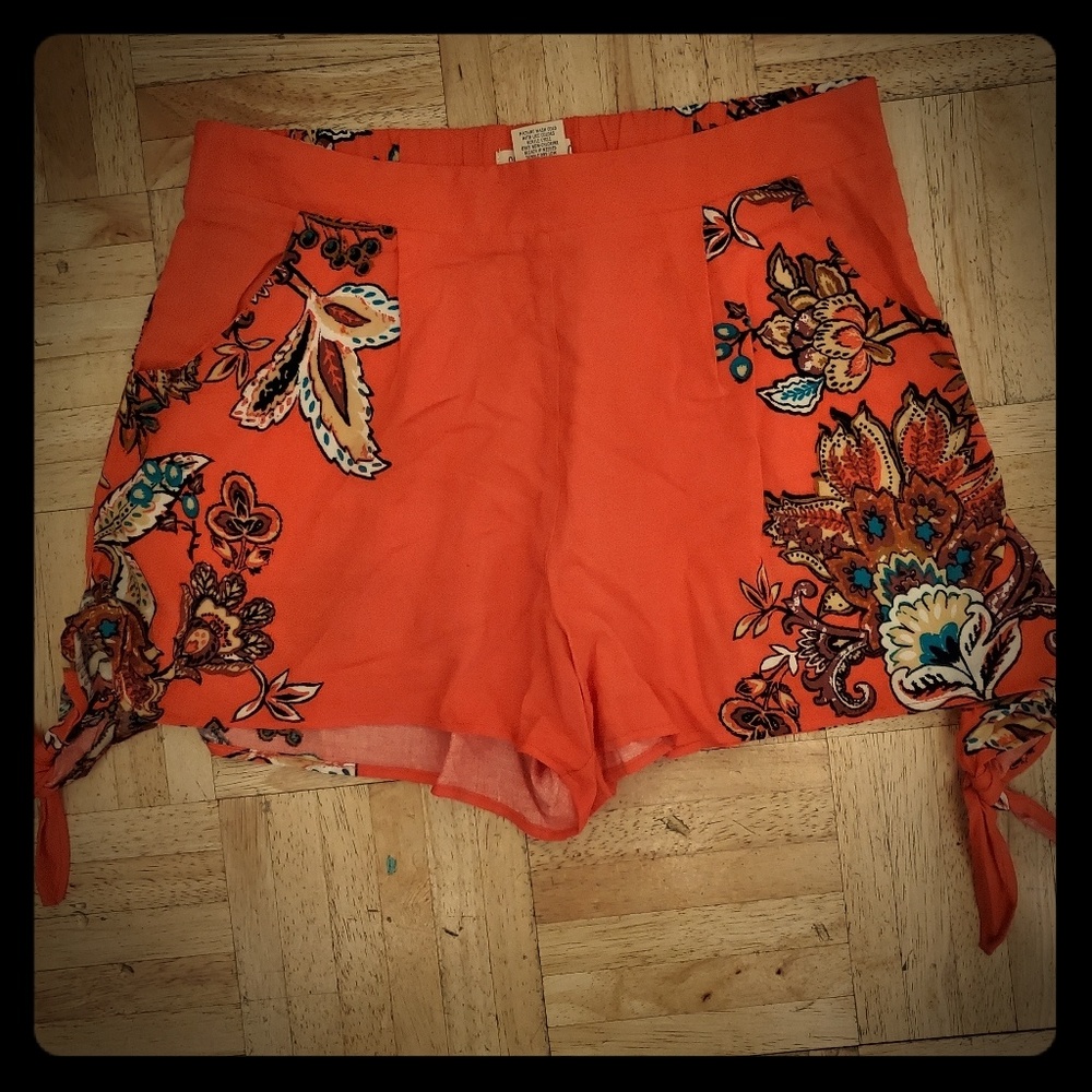 High wasted shorts
